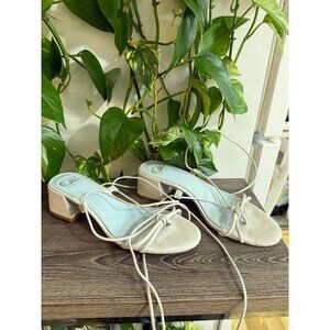 Women's Gianni Bini size 8 blue strapped sandals